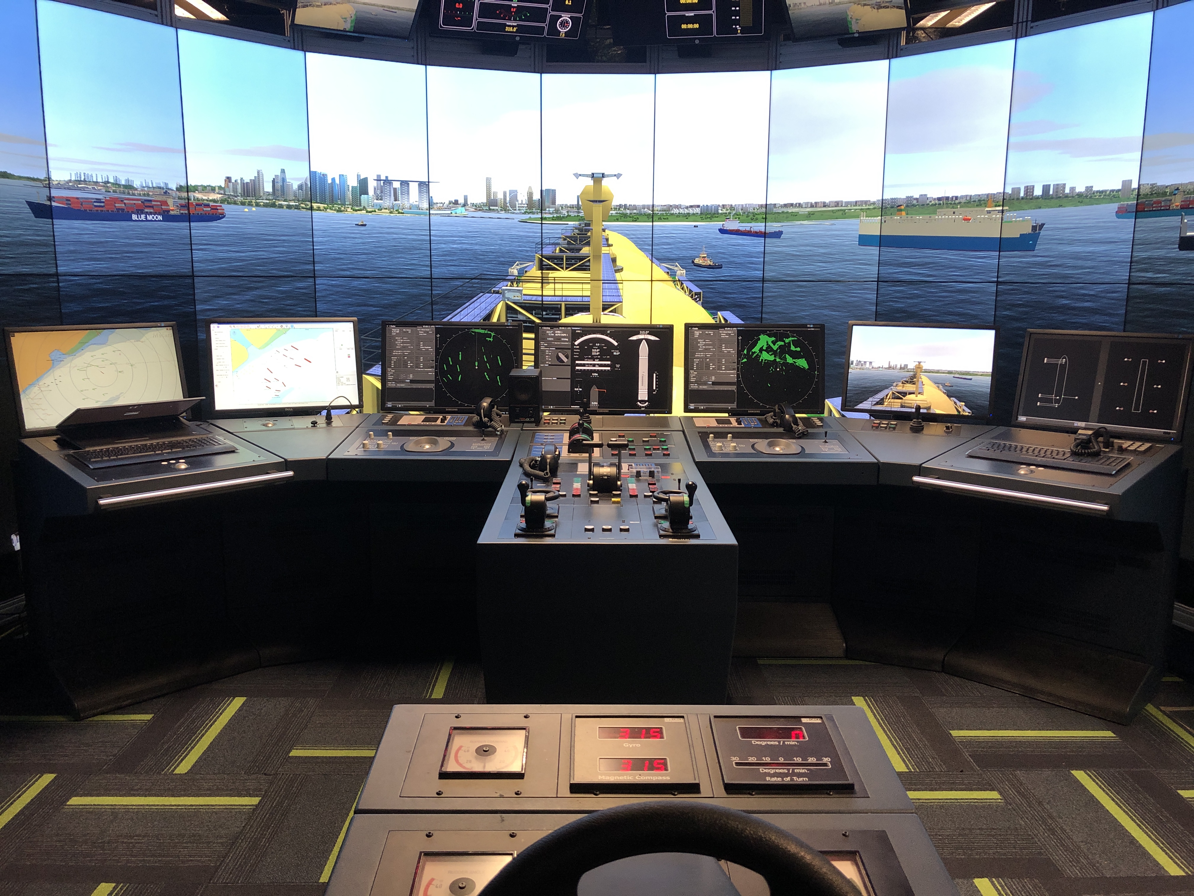 Full-mission simulator, 2400 view